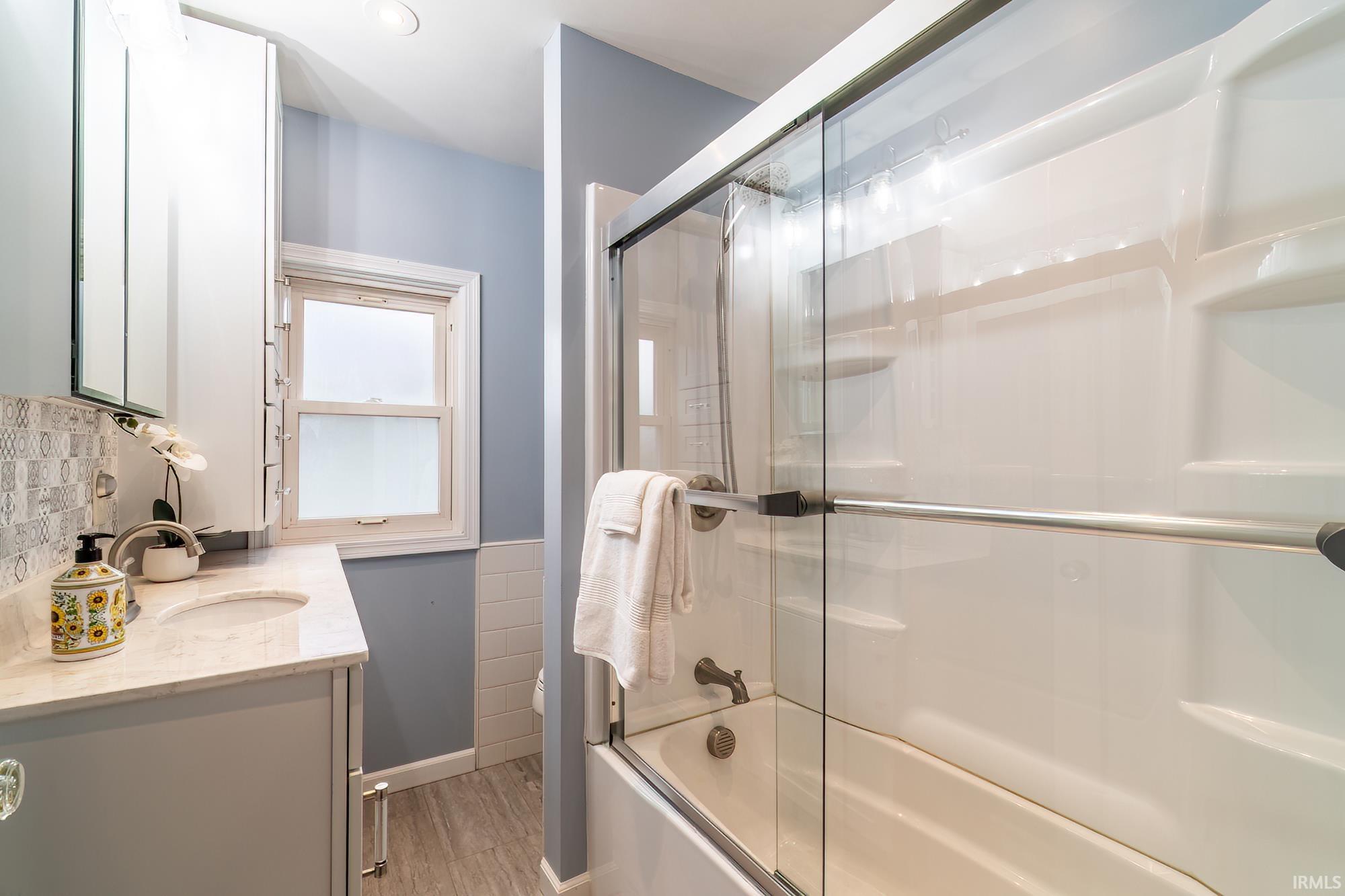 Photo 12 of 140 Ems W26 Lane