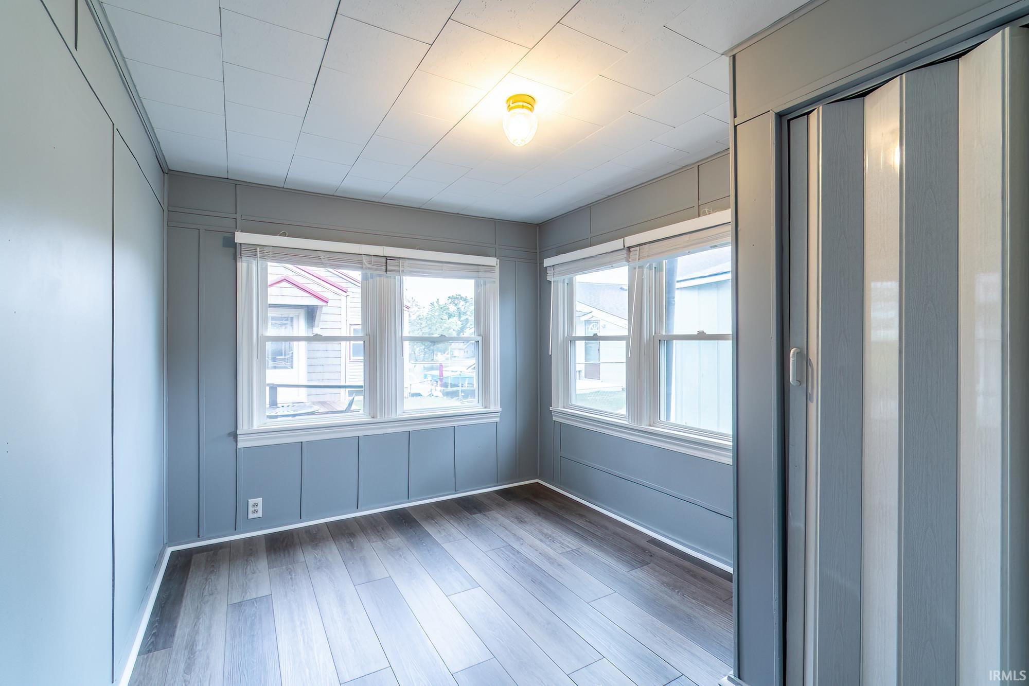 Photo 28 of 140 Ems W26 Lane