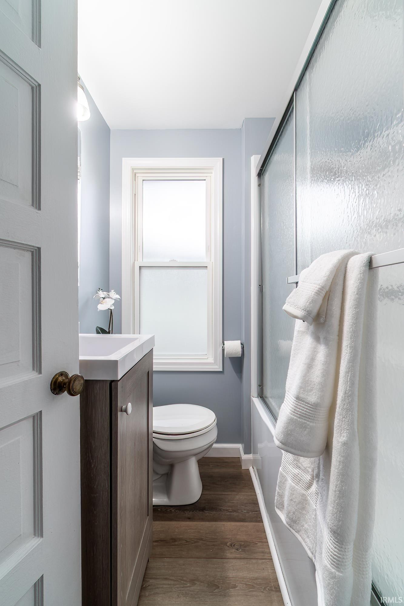 Photo 29 of 140 Ems W26 Lane