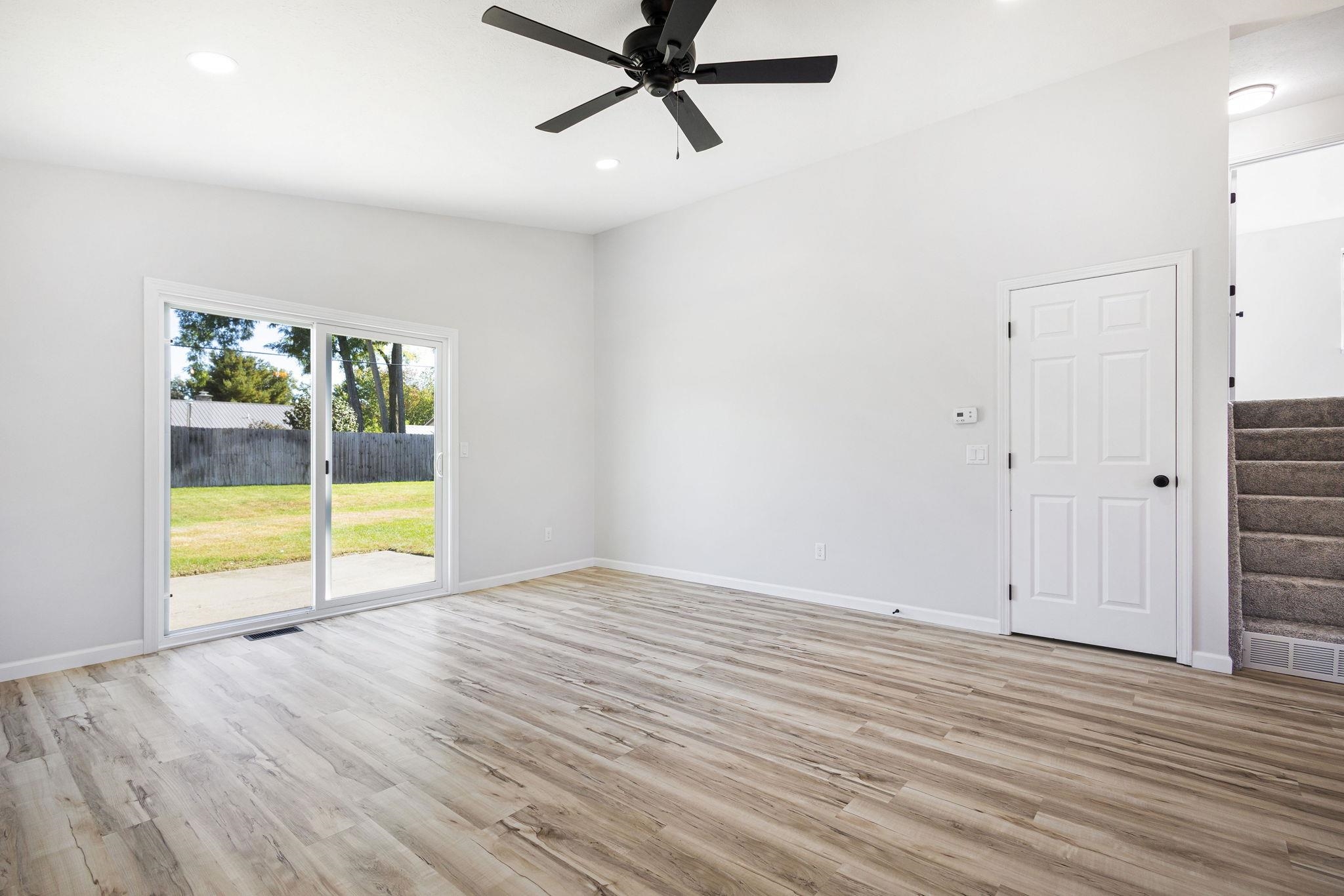 Photo 11 of 1926 Woodland Drive