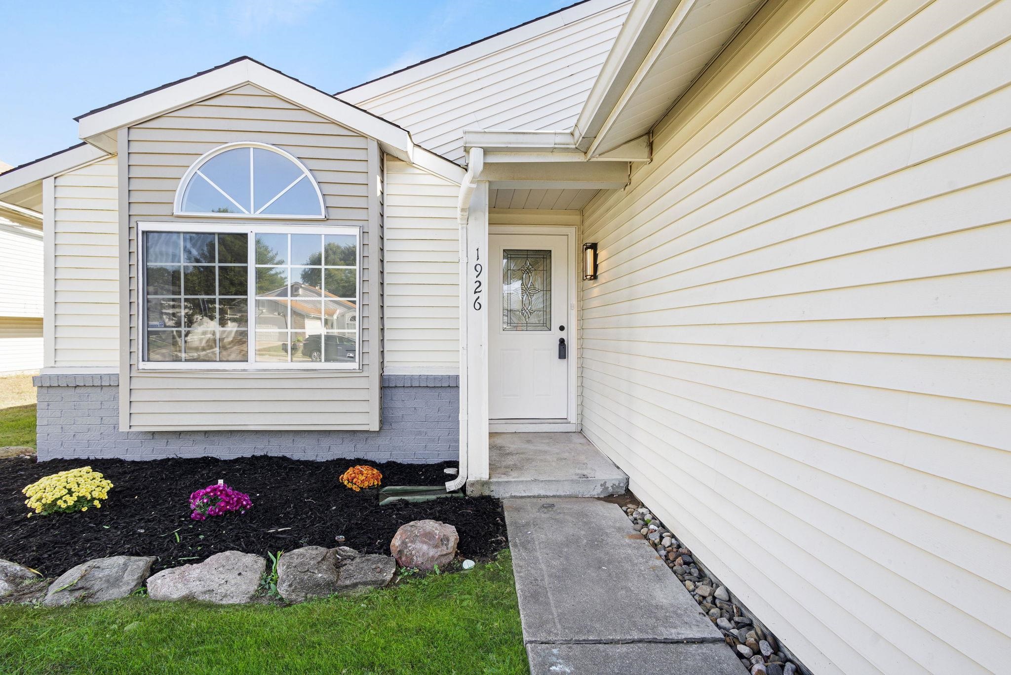 Photo 2 of 1926 Woodland Drive