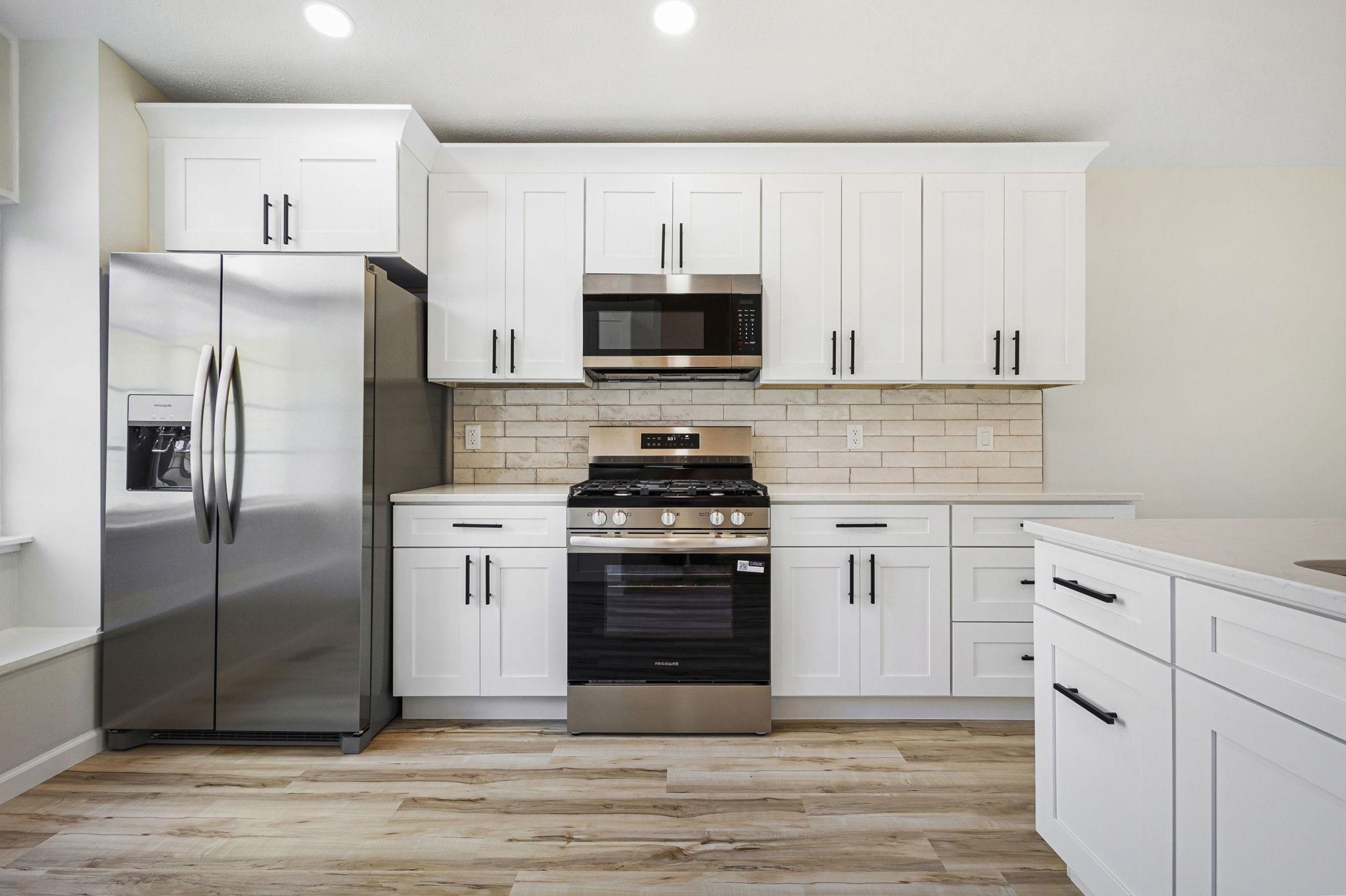 Photo 4 of 1926 Woodland Drive