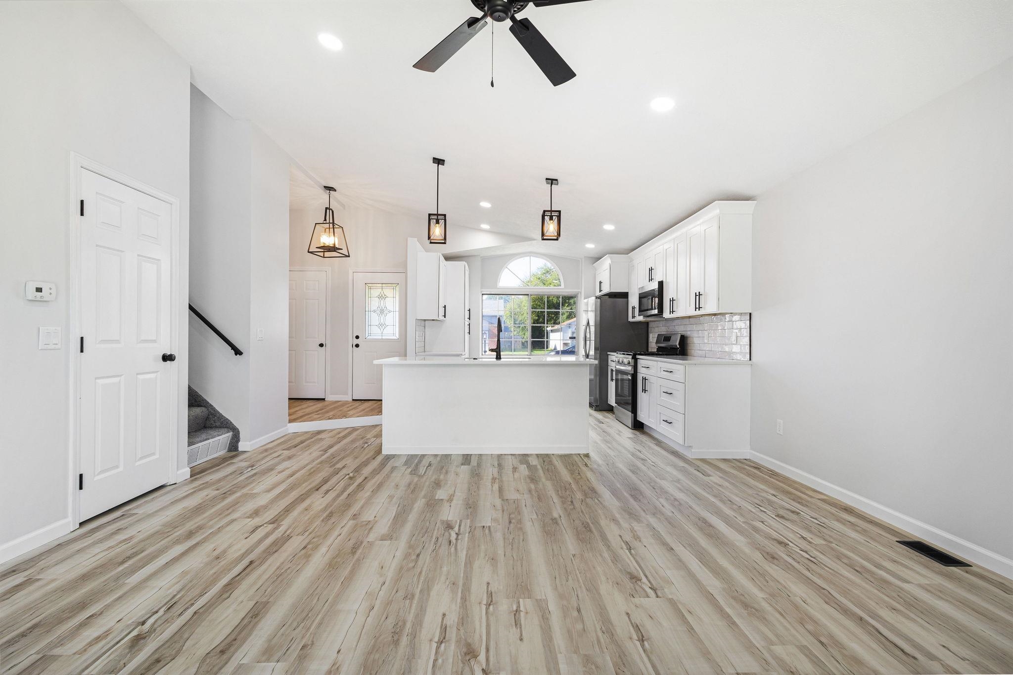 Photo 9 of 1926 Woodland Drive