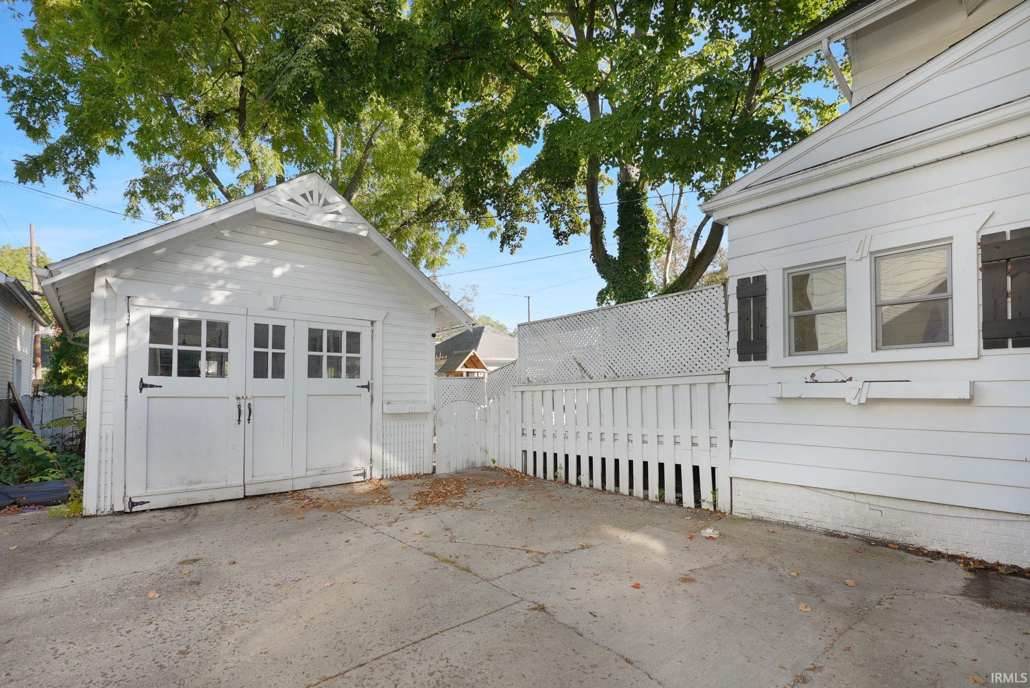 Photo 28 of 214 N Seminole Circle