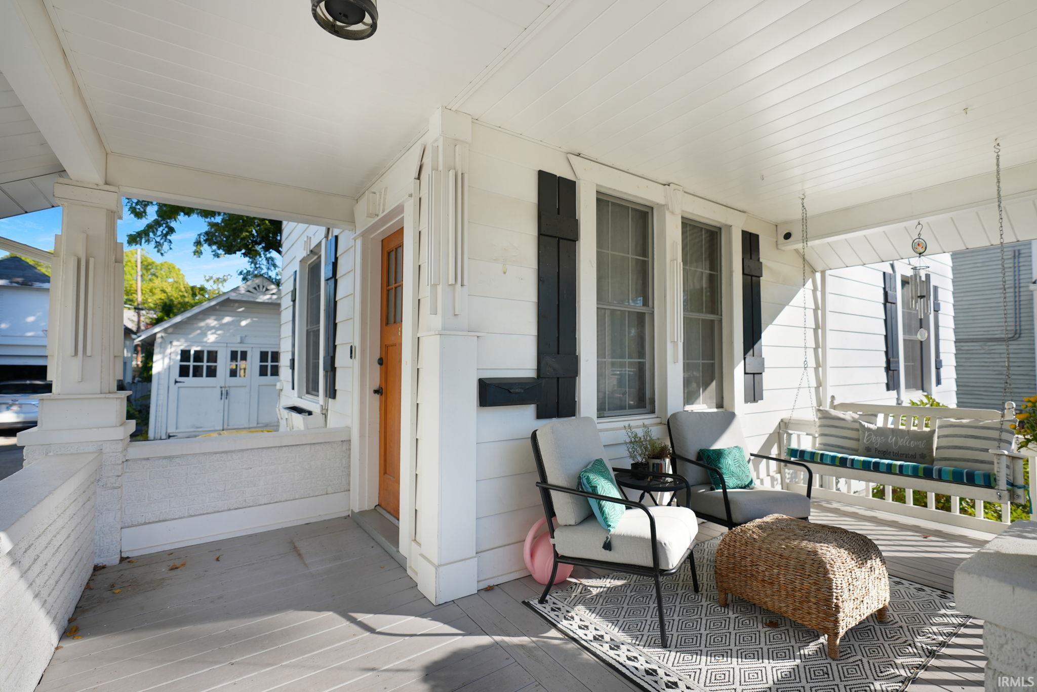 Photo 3 of 214 N Seminole Circle