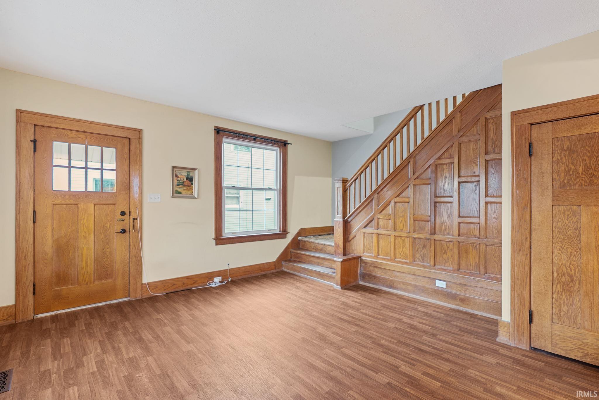 Photo 4 of 214 N Seminole Circle