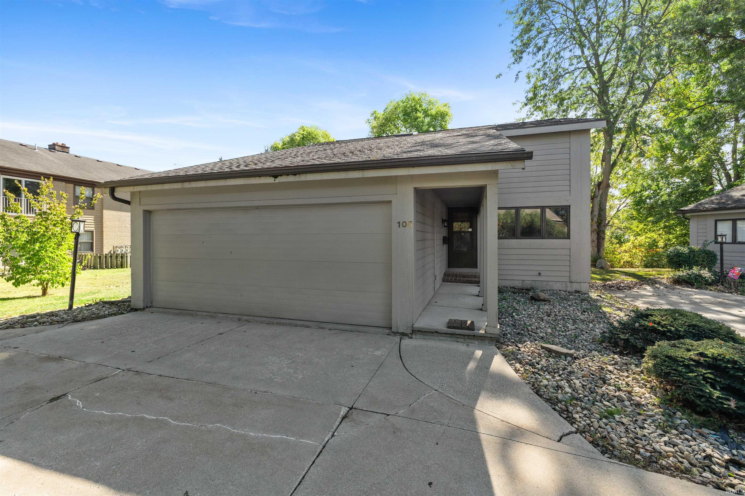 Photo 3 of 271 N McClellan Street