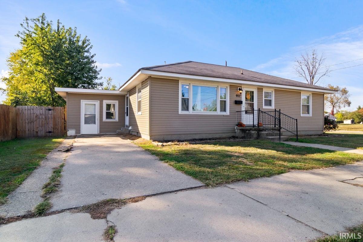 Homes for sale in Princeton, IN | 927 N Hart St, Princeton, IN 47670 | MLS# 202542253