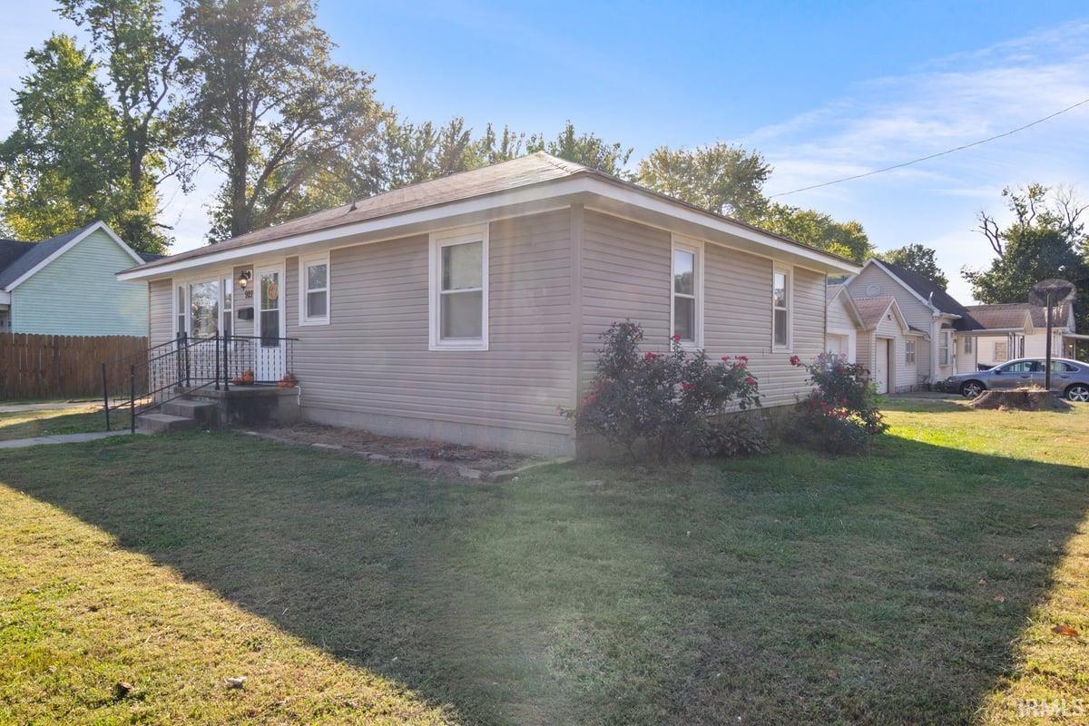 Homes for sale in Princeton, IN | 927 N Hart St, Princeton, IN 47670 | MLS# 202542253