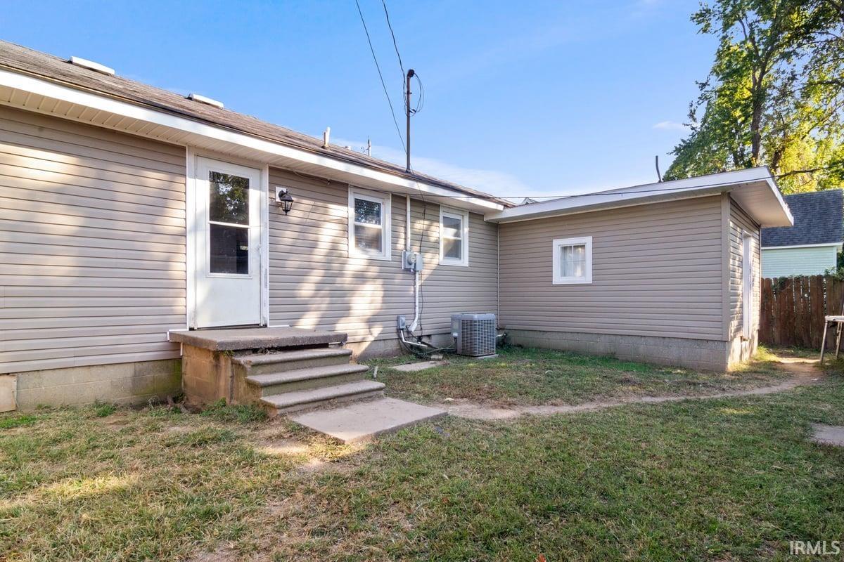 Homes for sale in Princeton, IN | 927 N Hart St, Princeton, IN 47670 | MLS# 202542253