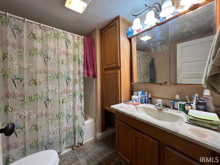 Photo 10 of 5909 N Lincoln Street