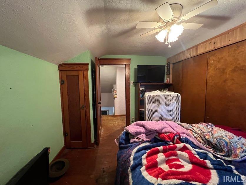 Photo 12 of 5909 N Lincoln Street