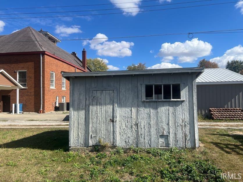 Photo 25 of 5909 N Lincoln Street