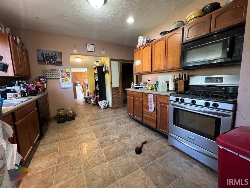 Photo 6 of 5909 N Lincoln Street