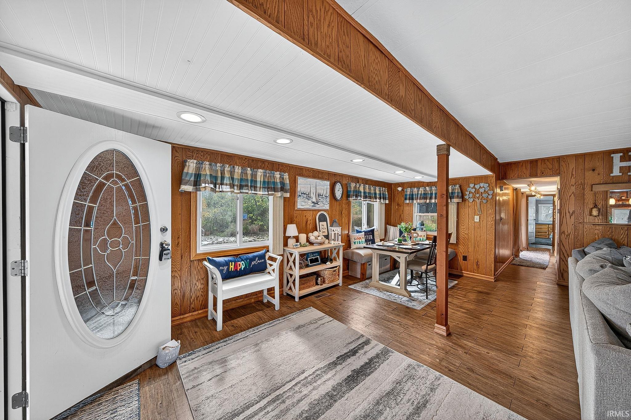 Photo 11 of 75 EMS T4 LN