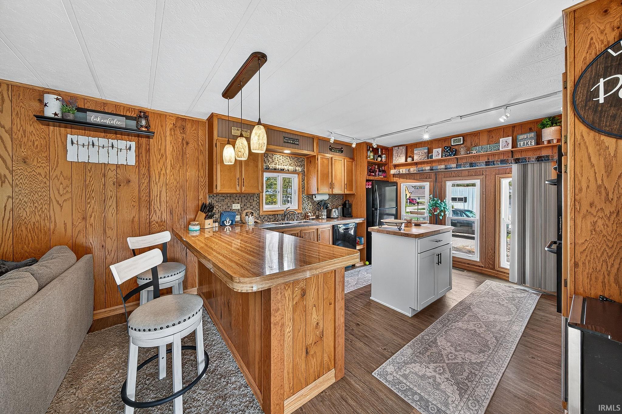 Photo 14 of 75 EMS T4 LN