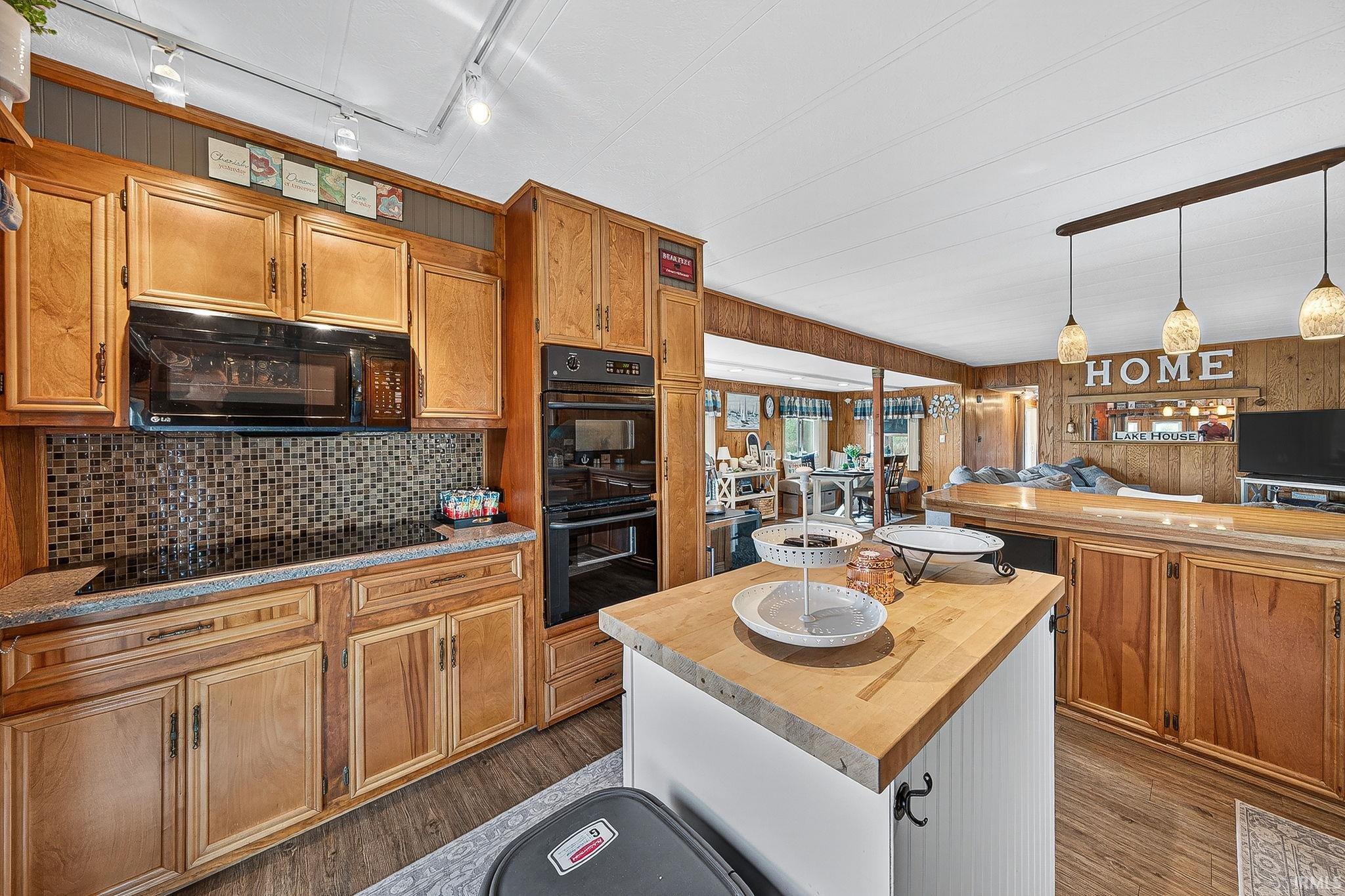 Photo 17 of 75 EMS T4 LN