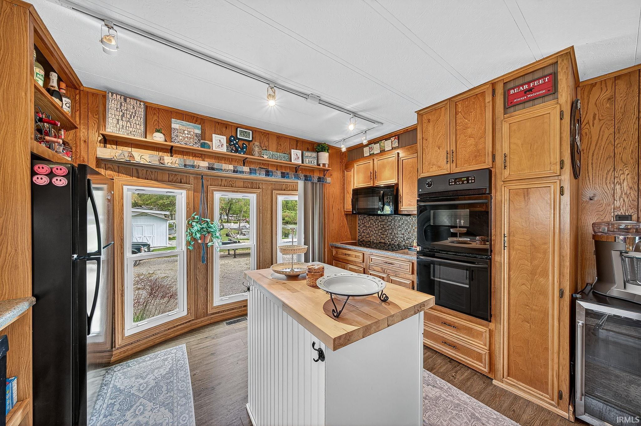 Photo 18 of 75 EMS T4 LN