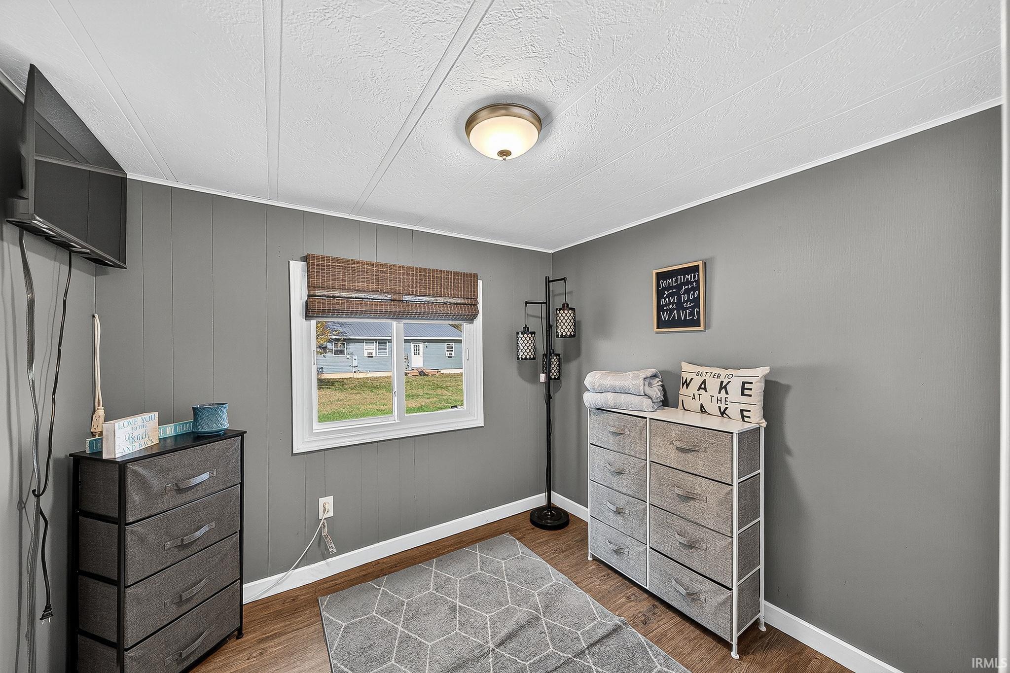 Photo 21 of 75 EMS T4 LN