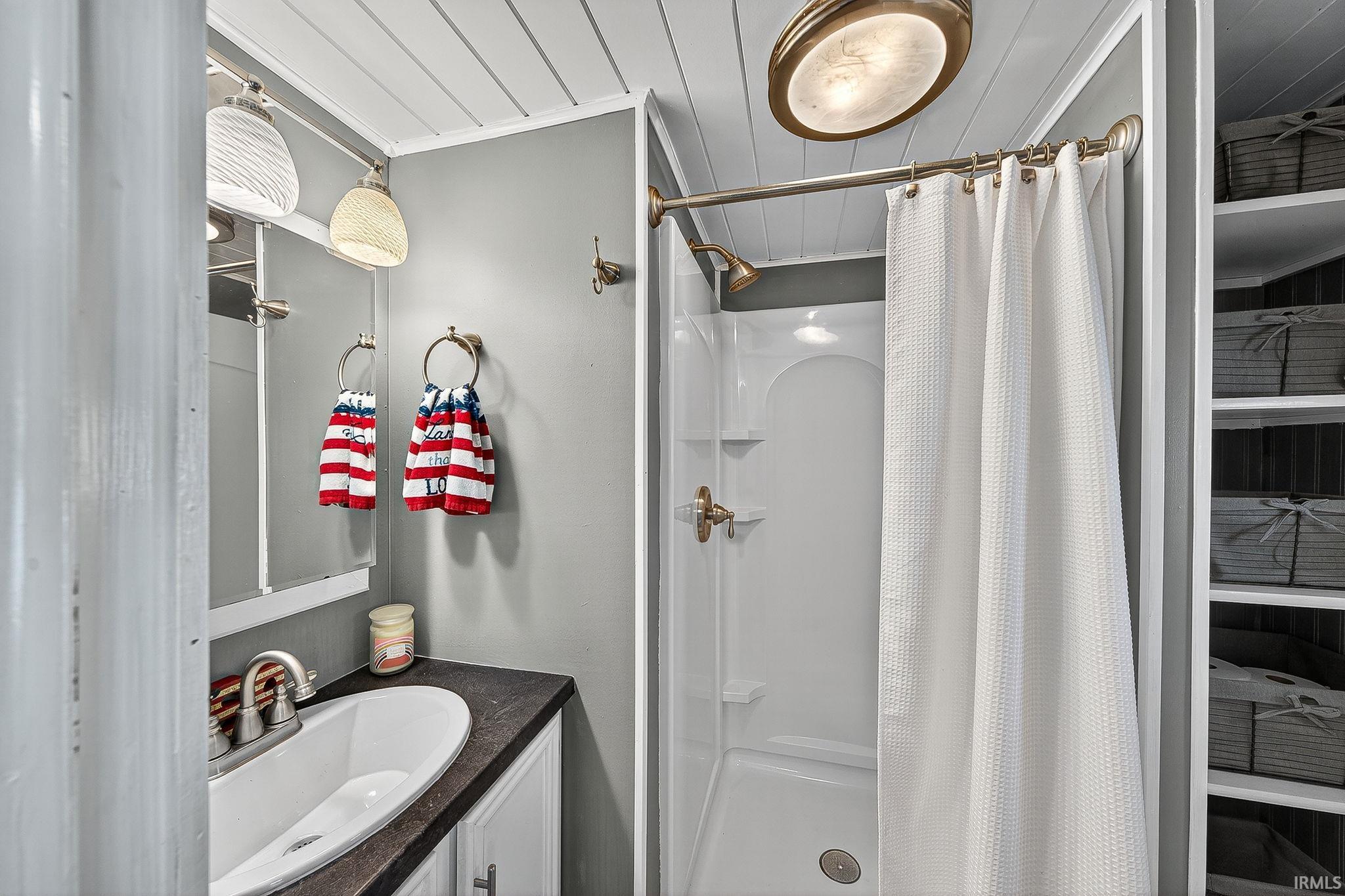 Photo 23 of 75 EMS T4 LN