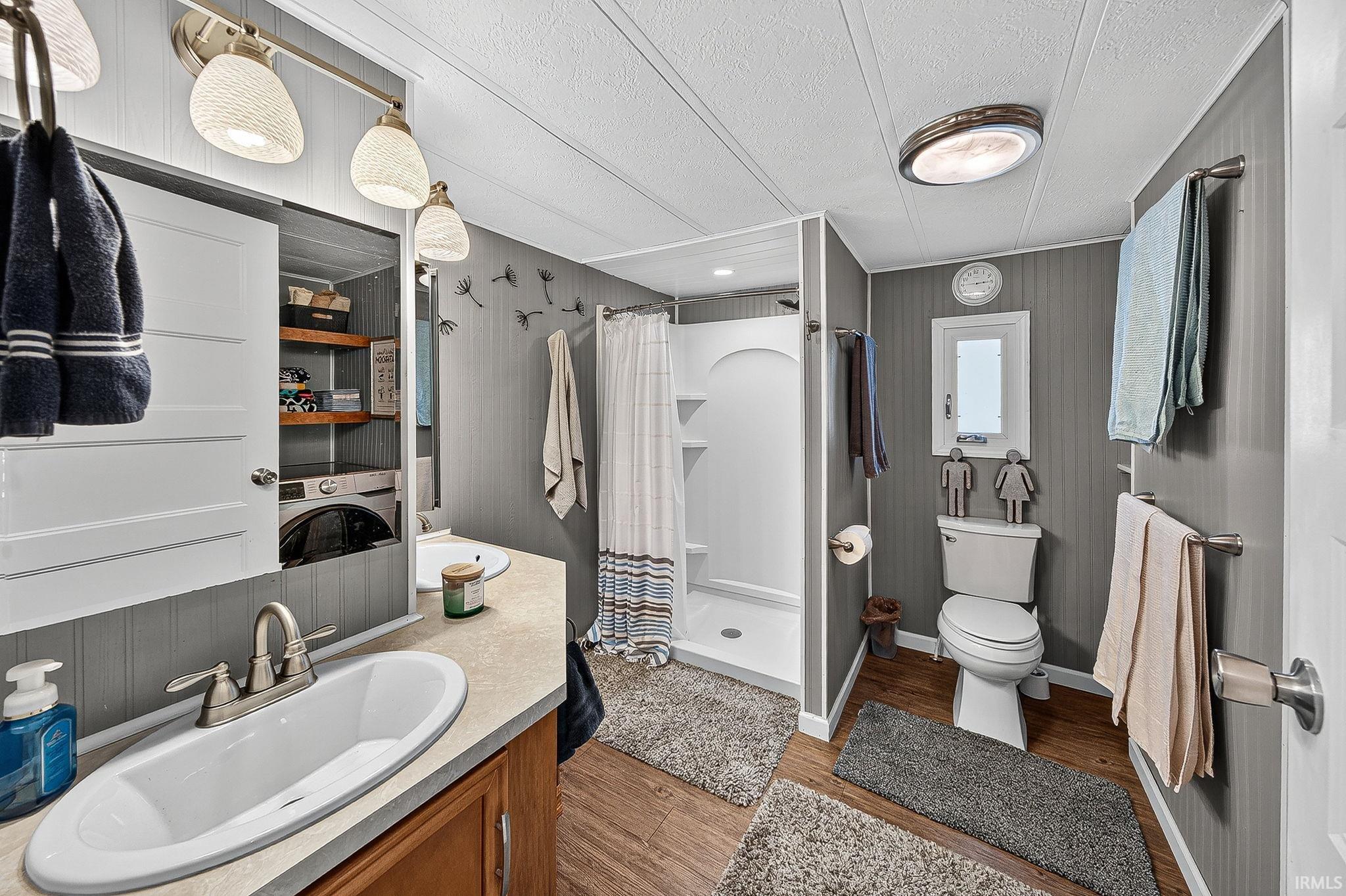 Photo 27 of 75 EMS T4 LN