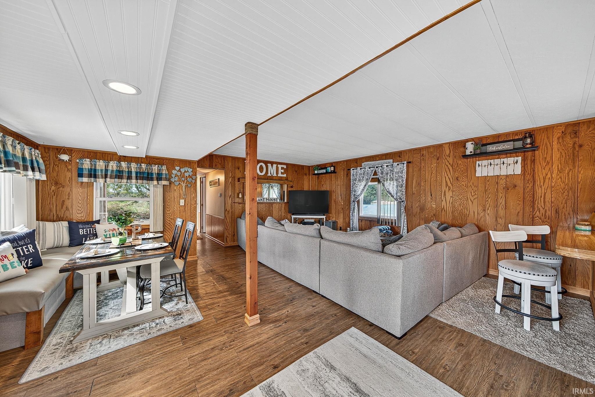 Photo 9 of 75 EMS T4 LN