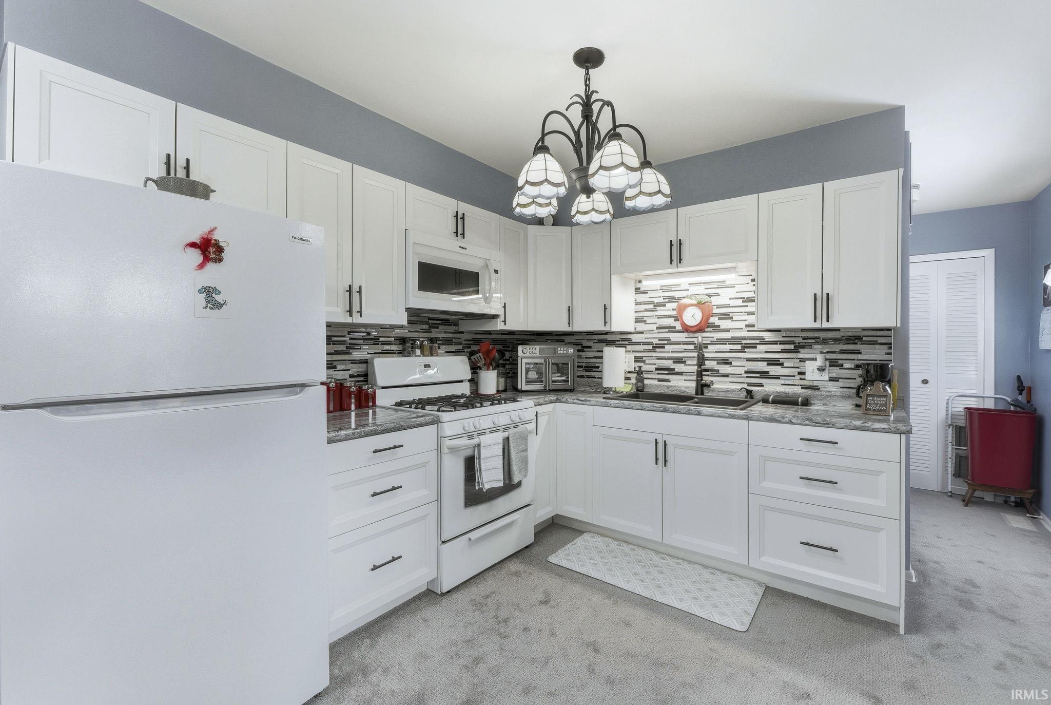 Photo 3 of 3226 Dodge Avenue