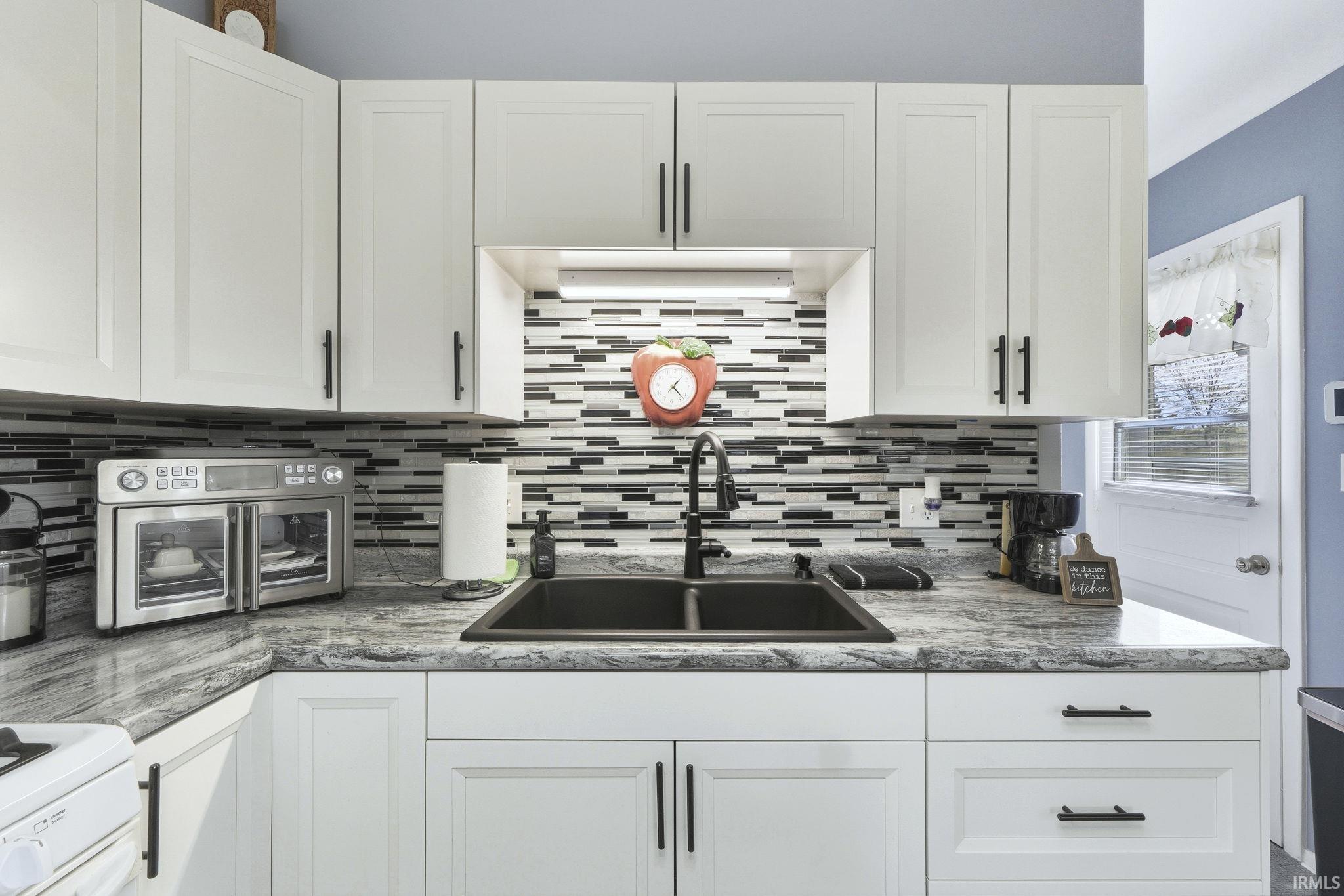 Photo 9 of 3226 Dodge Avenue