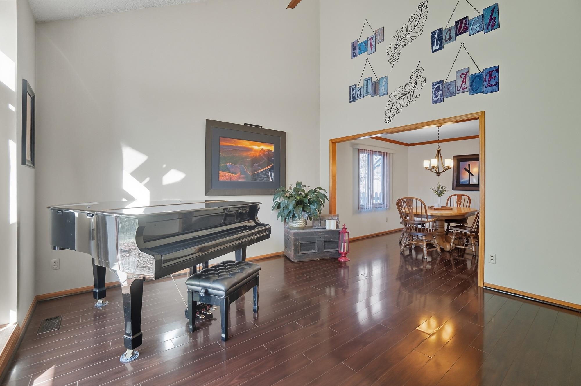 Photo 8 of 8916 Stoneridge Court