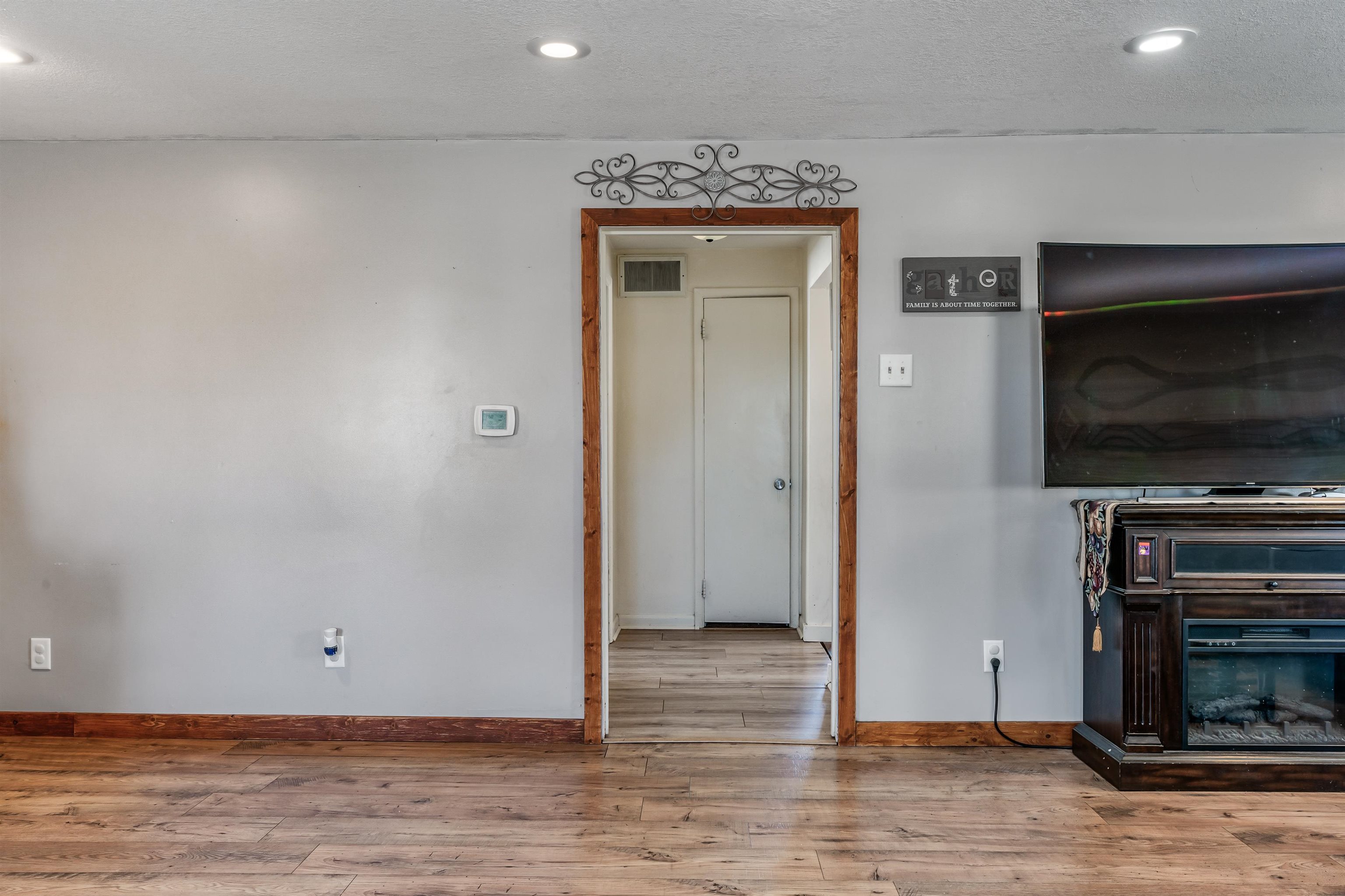 Photo 8 of 4602 N State Road 101