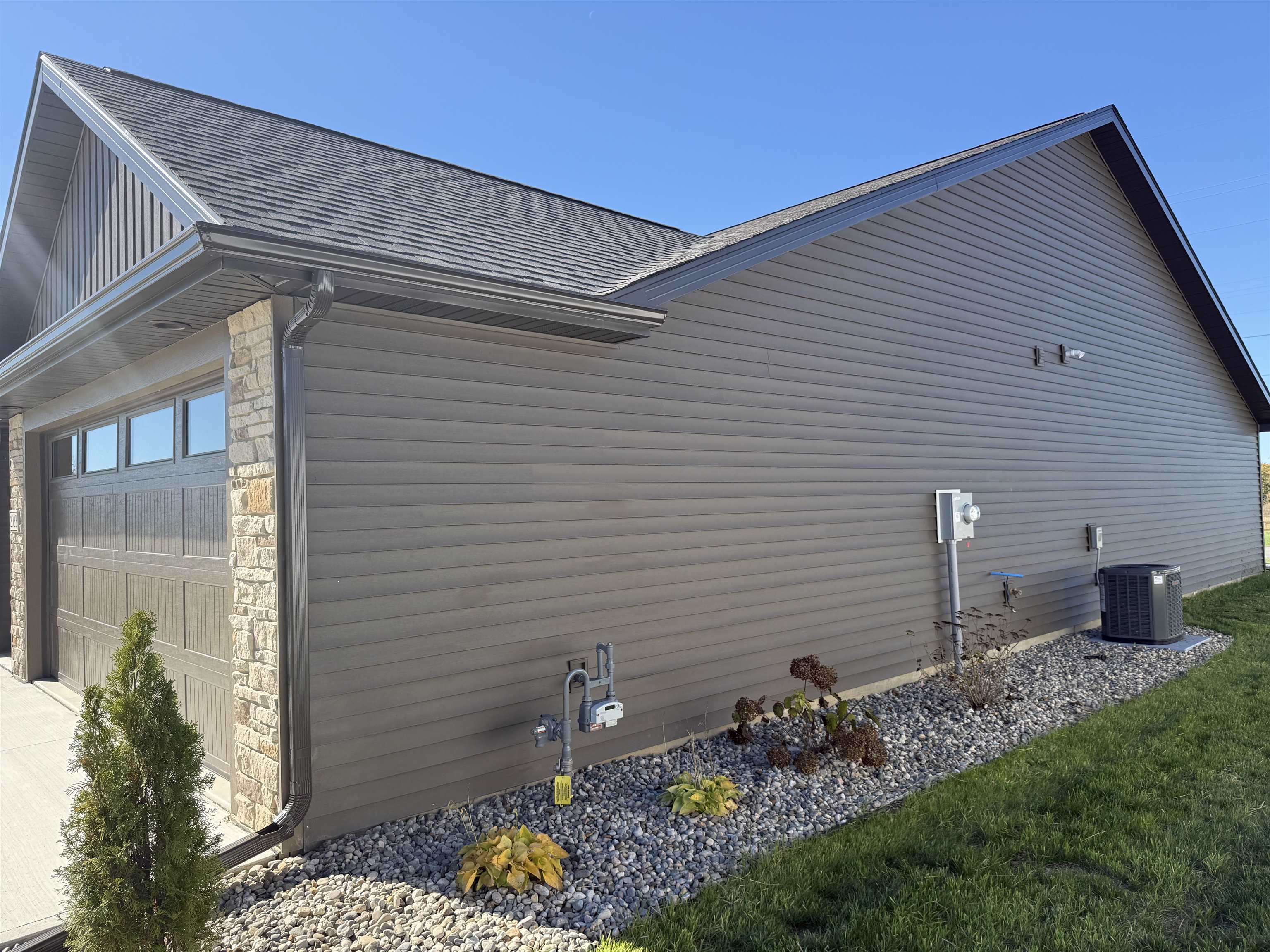 Homes for sale in Angola, IN | 2023 Linchel Ct, Angola, IN 46703 | MLS# 202542368