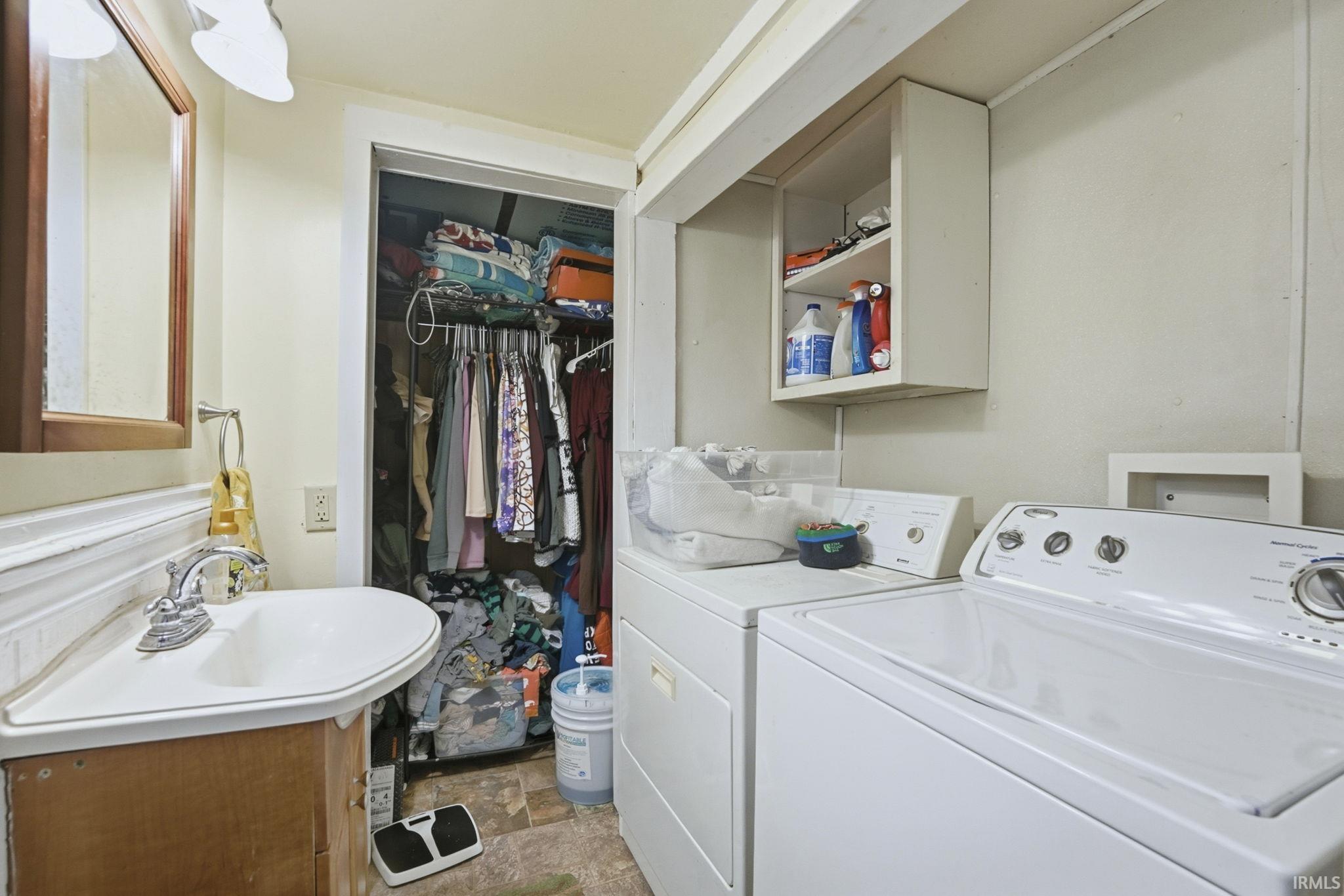 Photo 16 of 227 N Oak Street