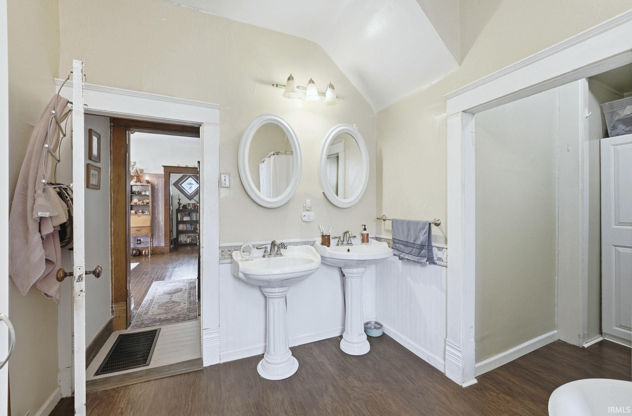 Photo 28 of 227 N Oak Street