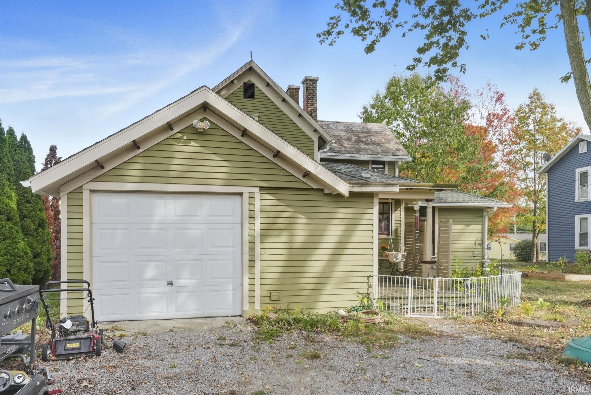 Photo 4 of 227 N Oak Street