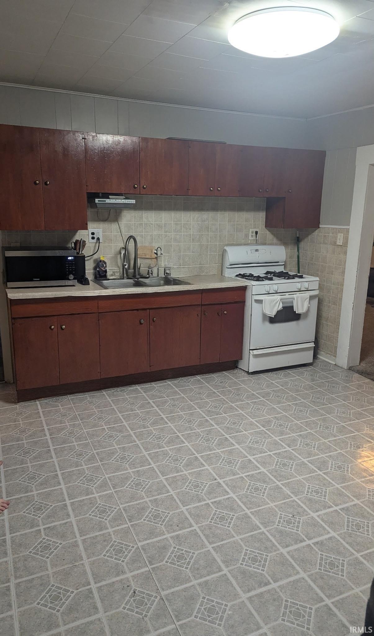 Homes for sale in Frankfort, IN | 405 Beard St, Frankfort, IN 46041 | MLS# 202542405