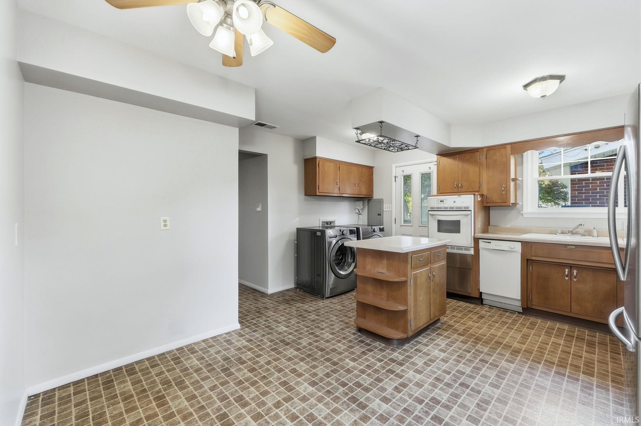 Photo 10 of 2422 Stanford Avenue