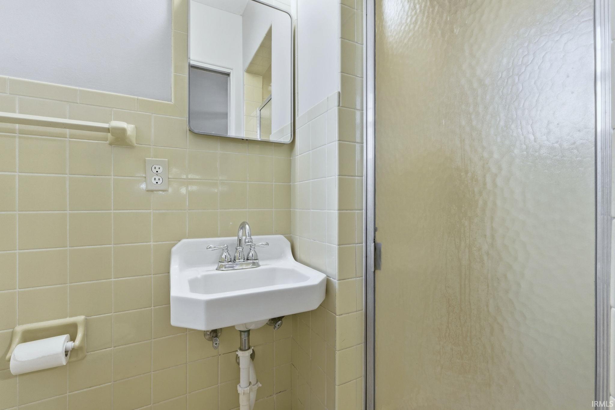 Photo 22 of 2422 Stanford Avenue