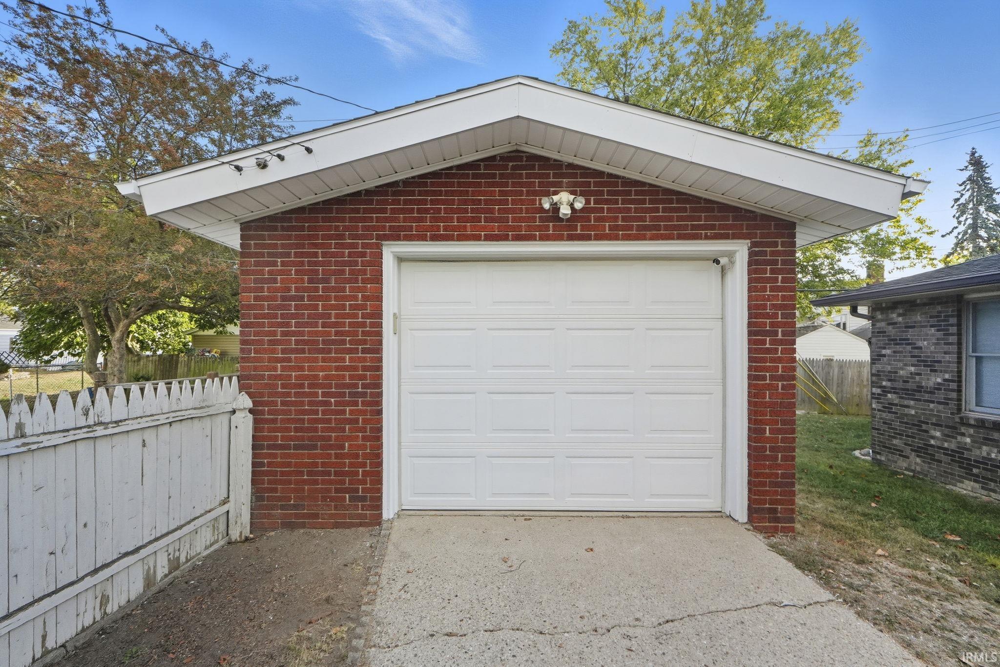 Photo 28 of 2422 Stanford Avenue