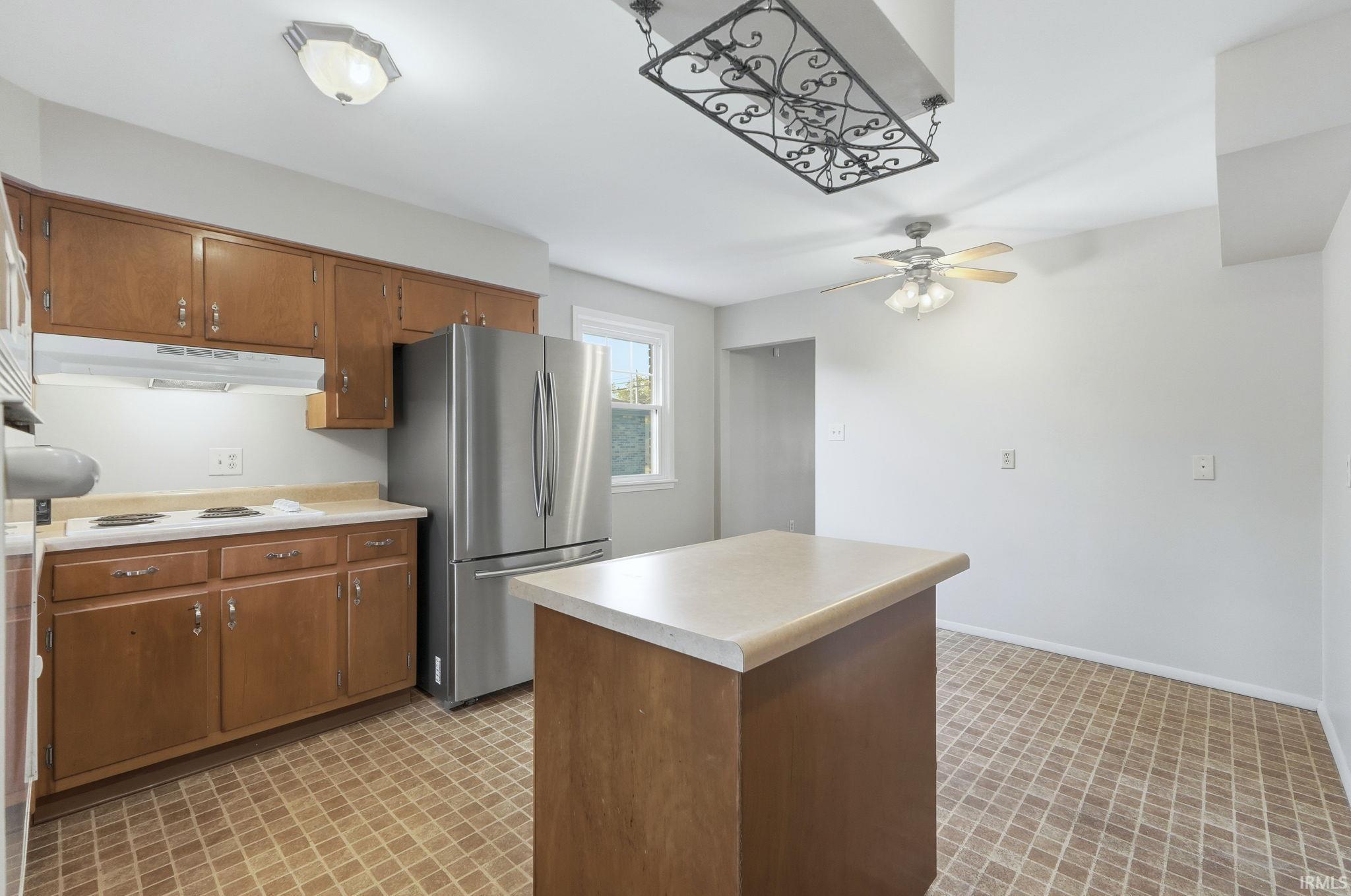 Photo 8 of 2422 Stanford Avenue