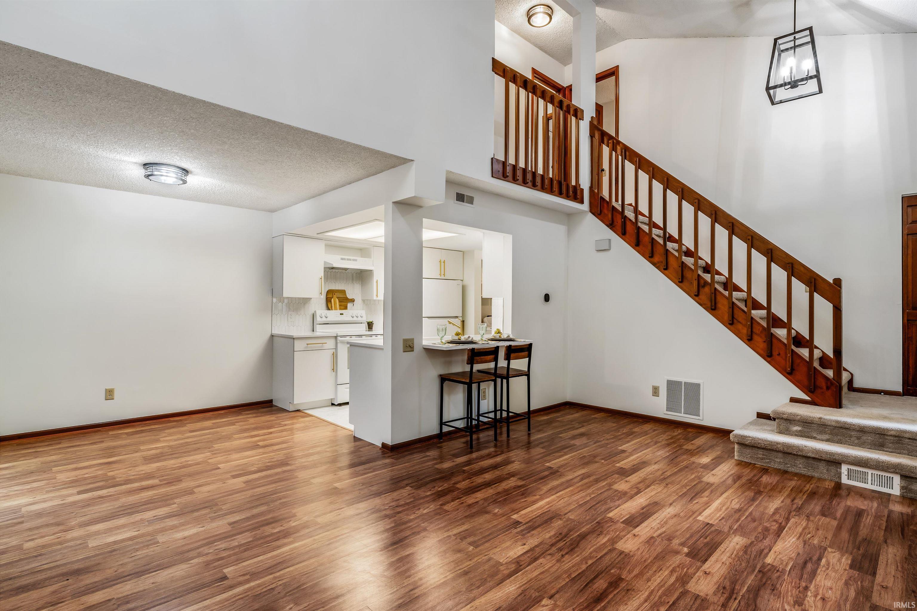 Photo 4 of 4225 Crofton Court