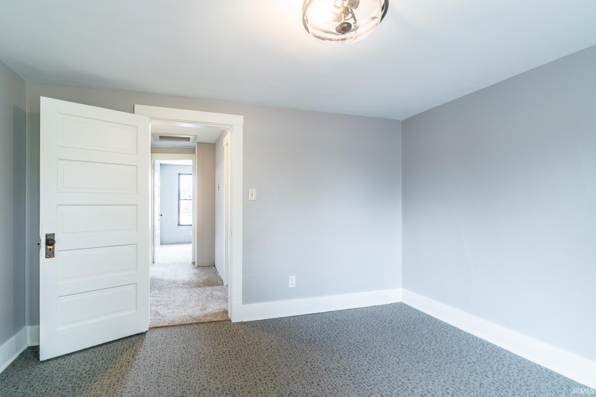 Photo 16 of 825 Putnam Street