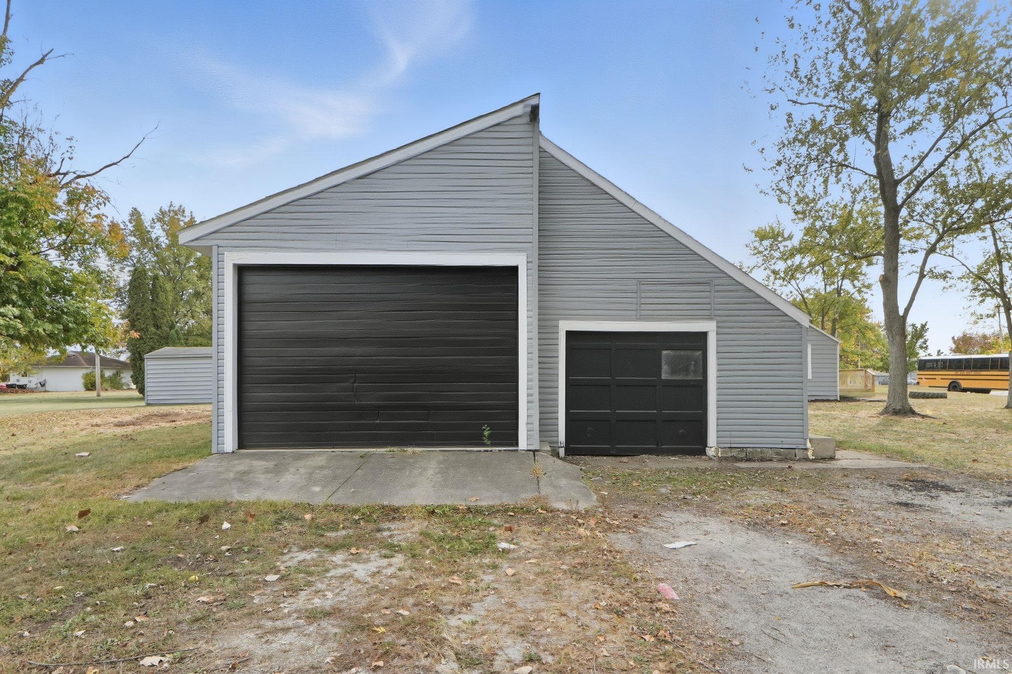 Photo 2 of 4411 Wayne Trace