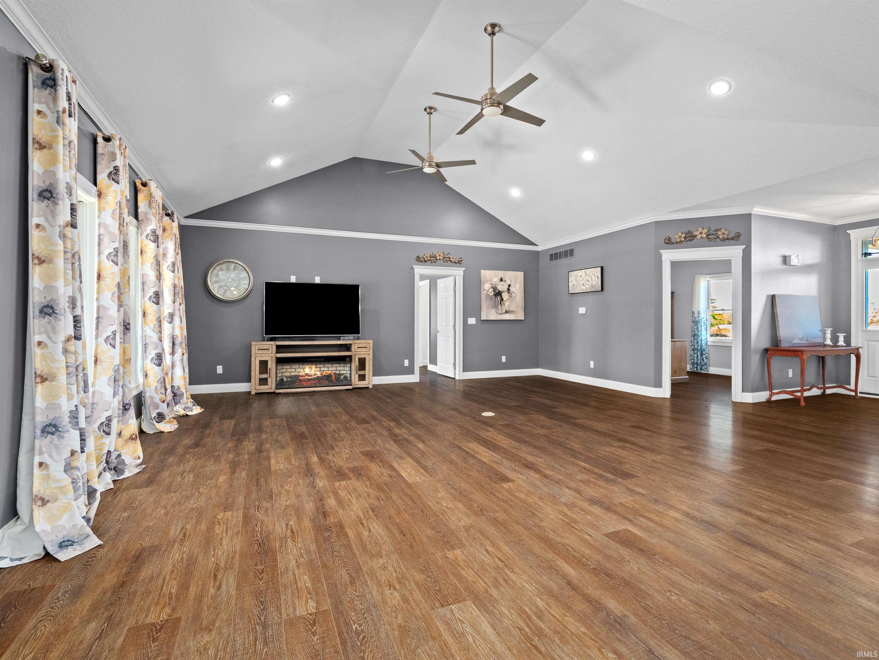 Photo 8 of 716 E 550n Road