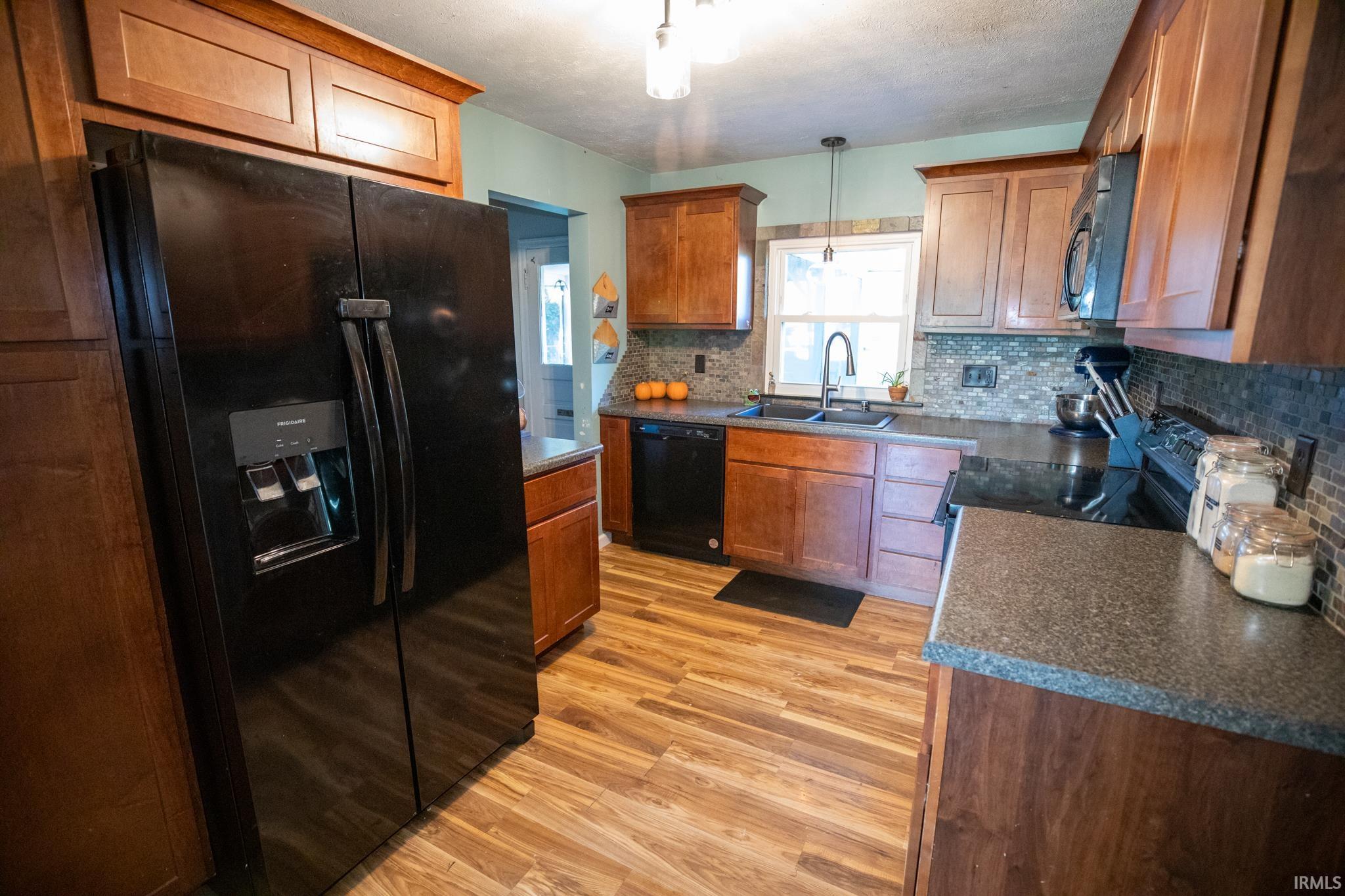 Photo 8 of 117 E State Street