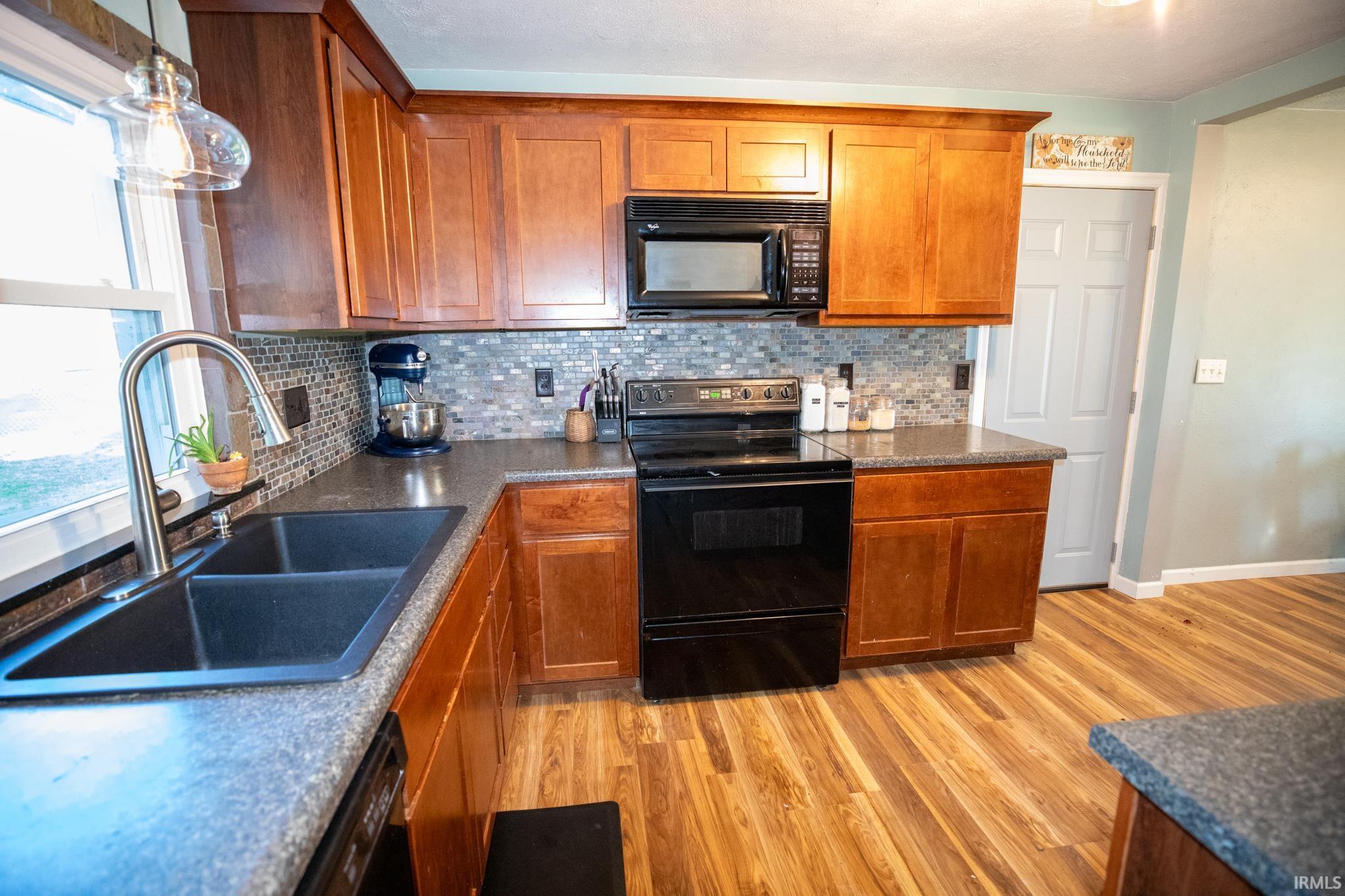 Photo 9 of 117 E State Street