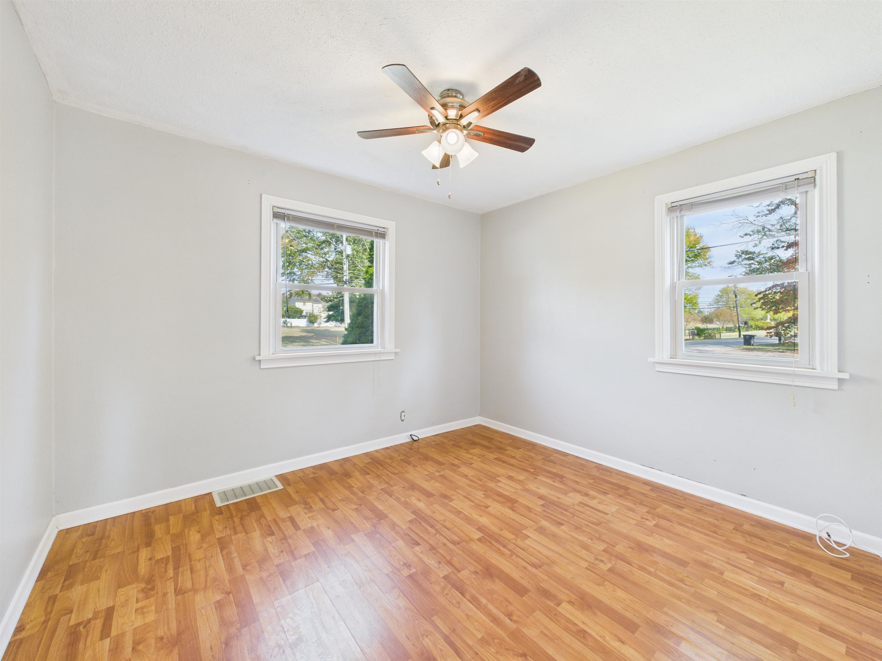 Photo 11 of 5248 Lake Avenue