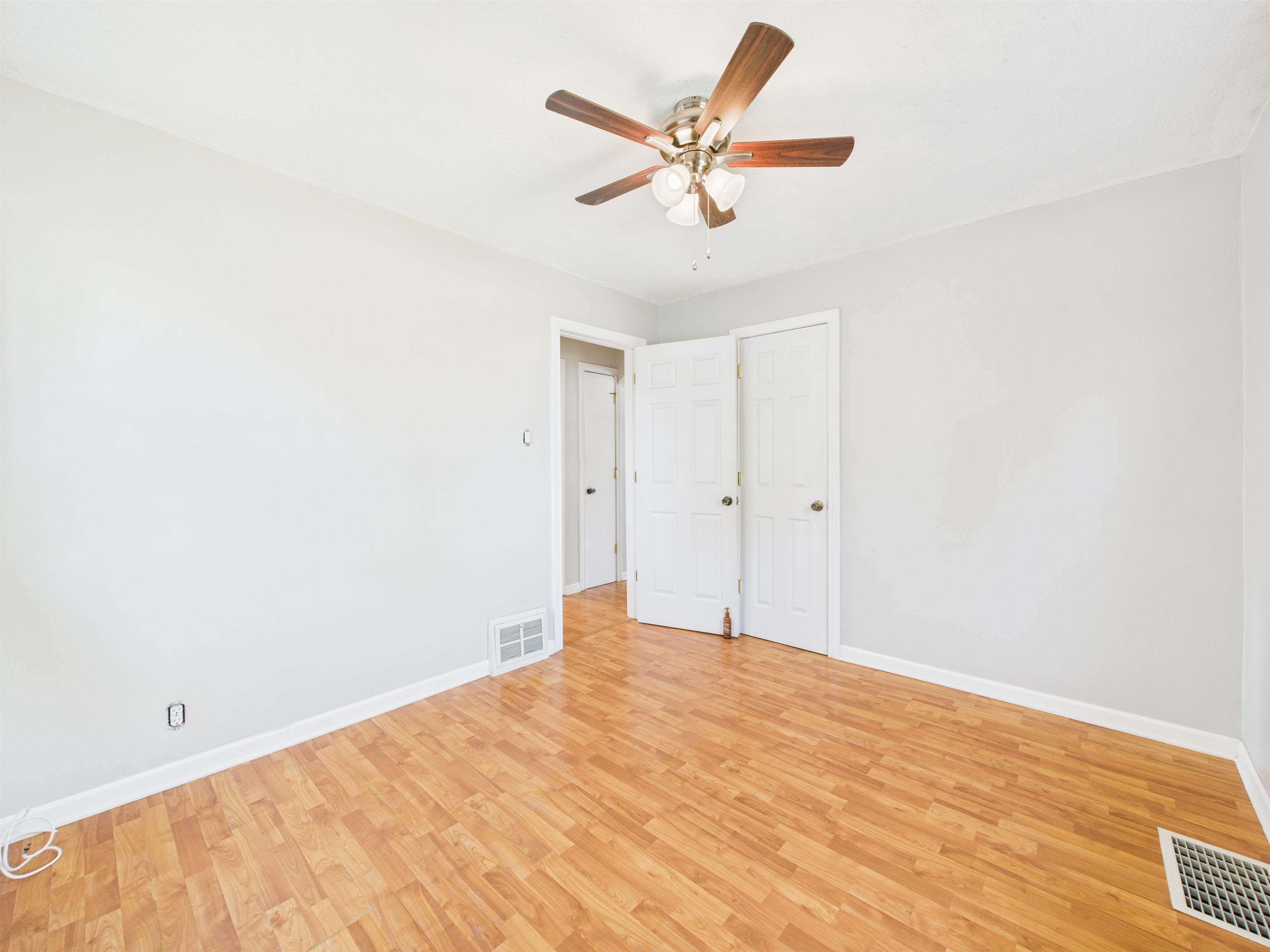 Photo 13 of 5248 Lake Avenue