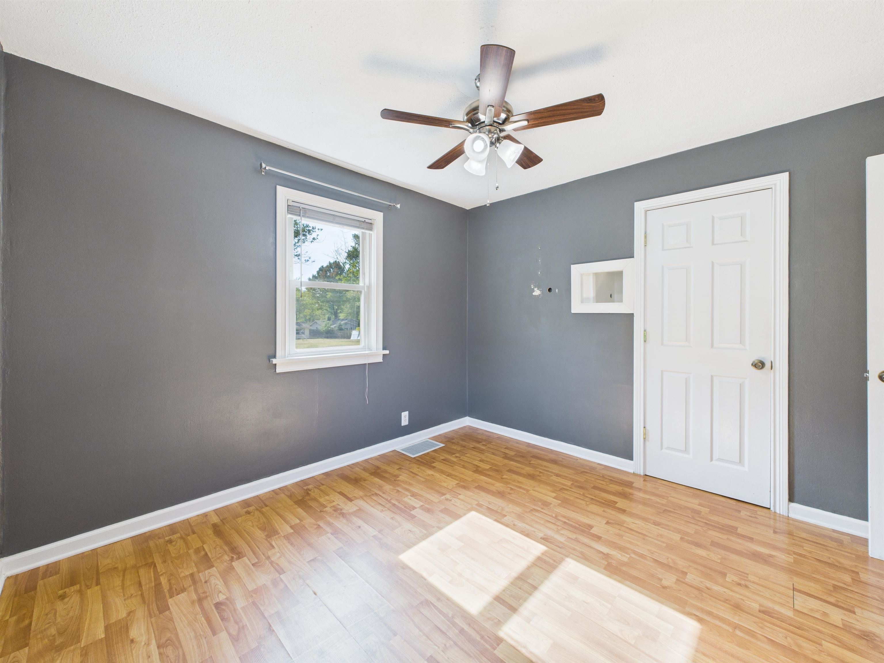 Photo 16 of 5248 Lake Avenue