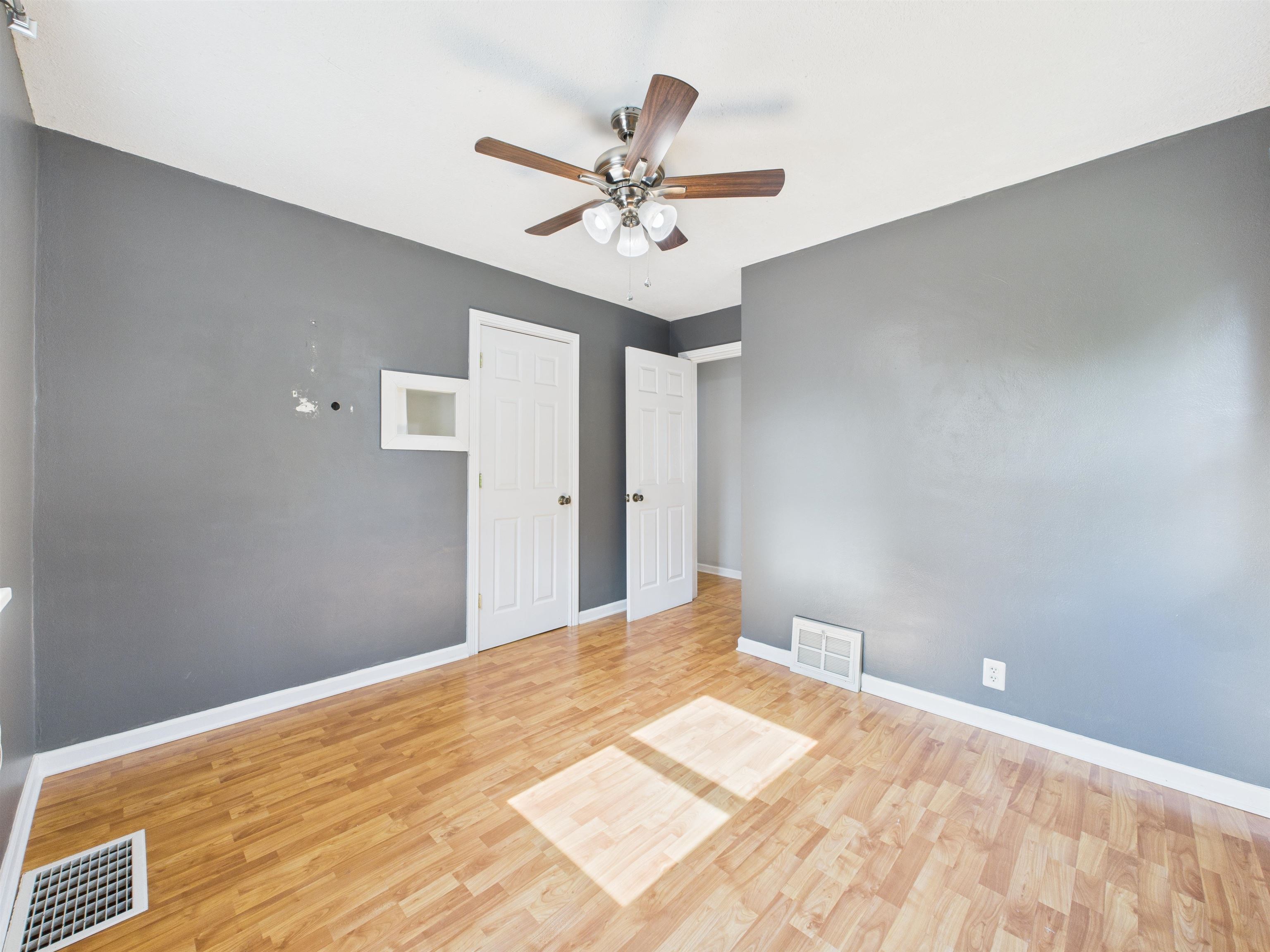 Photo 17 of 5248 Lake Avenue