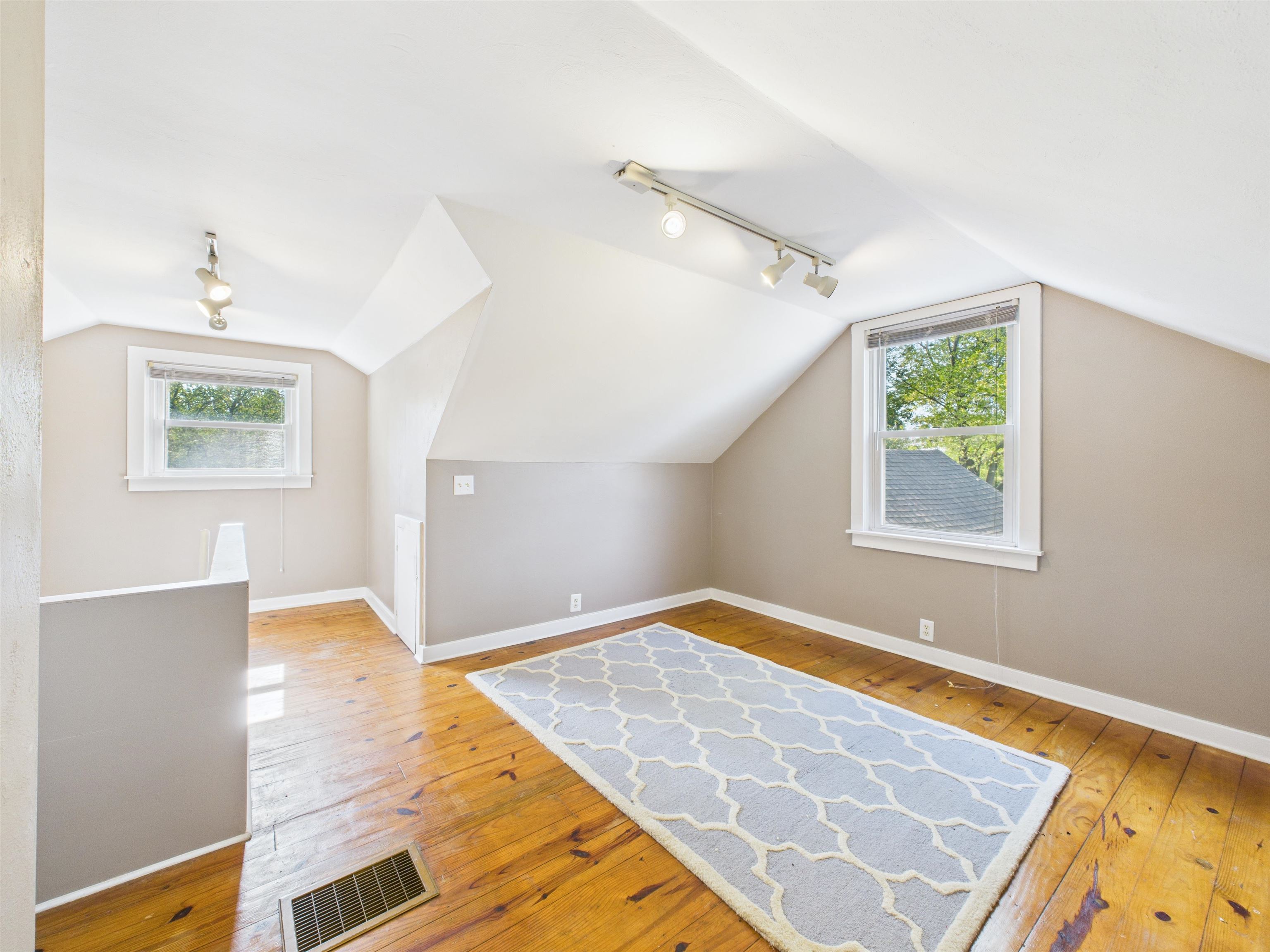 Photo 18 of 5248 Lake Avenue